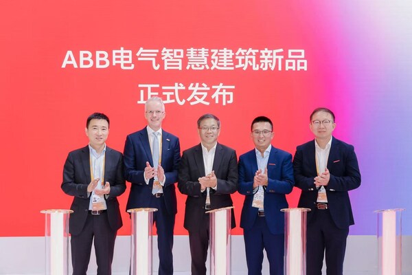 ABB在2025进博会首发AI+电力系统失效预测解决方案